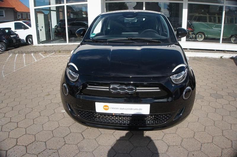 Schwarz Gebraucht 2023 Fiat 500e Icon Kleinwagen | 14.199 € (Guter Preis) - Bild 1/4