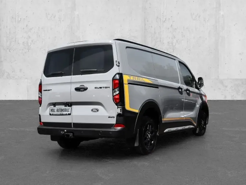 Gebraucht Ford Transit Custom 170 PS (125 kW) 2025 Fancygrau Van