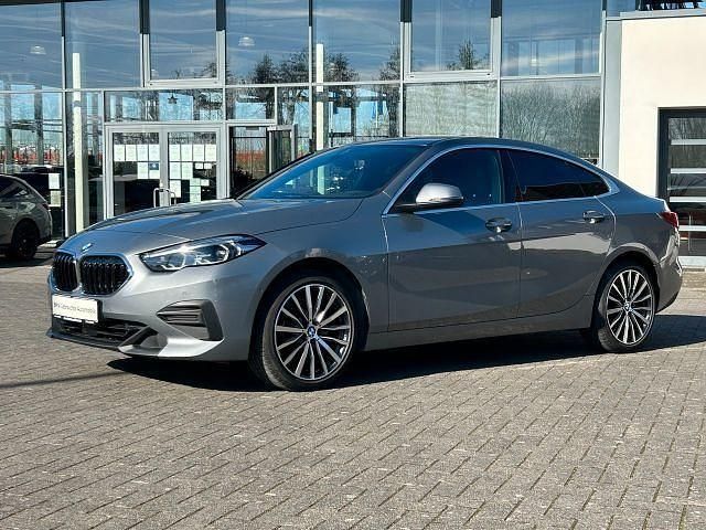 Skyscraper grau (metallic) Gebraucht 2023 BMW 218 Sport Line Coupé | 33.950 € (Teuer) - Bild 1/1