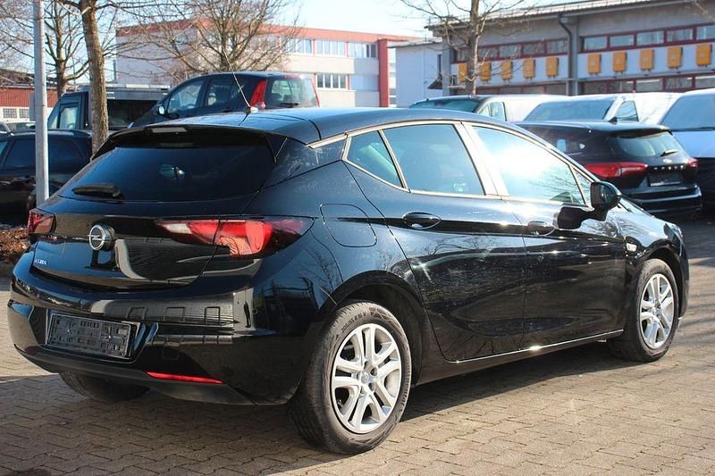 Gebraucht Opel Astra 131 PS (96 kW) 2020 Schwarz Limousine