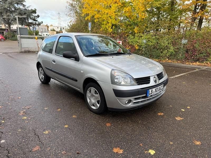 Silber Gebraucht 2005 Renault Clio II Campus Kleinwagen | 1.700 € (Fairer Preis) - Bild 1/4
