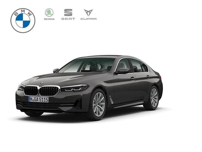 Grau Gebraucht 2021 BMW 520 Sport Line Limousine | 33.350 € (Guter Preis) - Bild 1/4