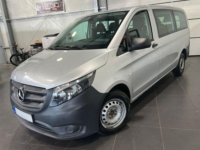 Brillantsilber metallic Gebraucht 2020 Mercedes Vito Van / Kleinbus | 20.995 € (Etwas zu teuer) - Bild 1/4