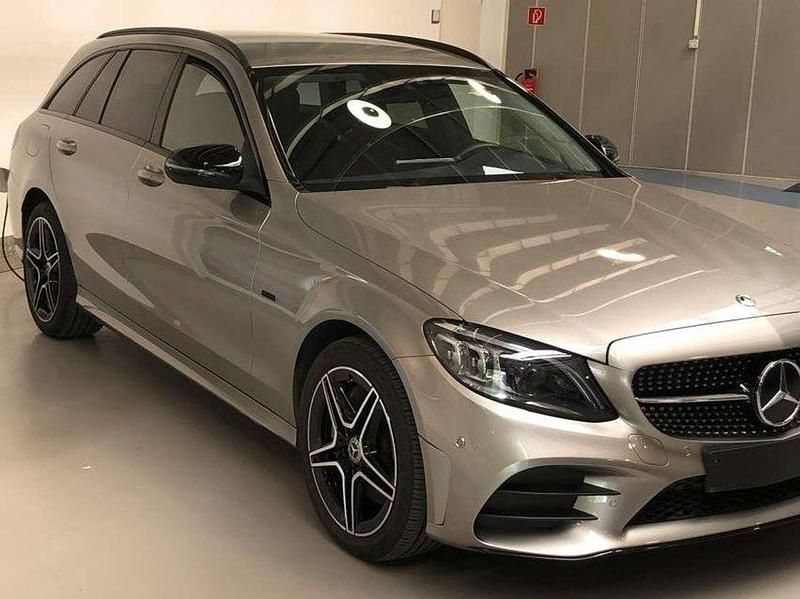 Silber Gebraucht 2021 Mercedes C300e AMG line Limousine | 25.900 € (Fairer Preis) - Bild 1/4