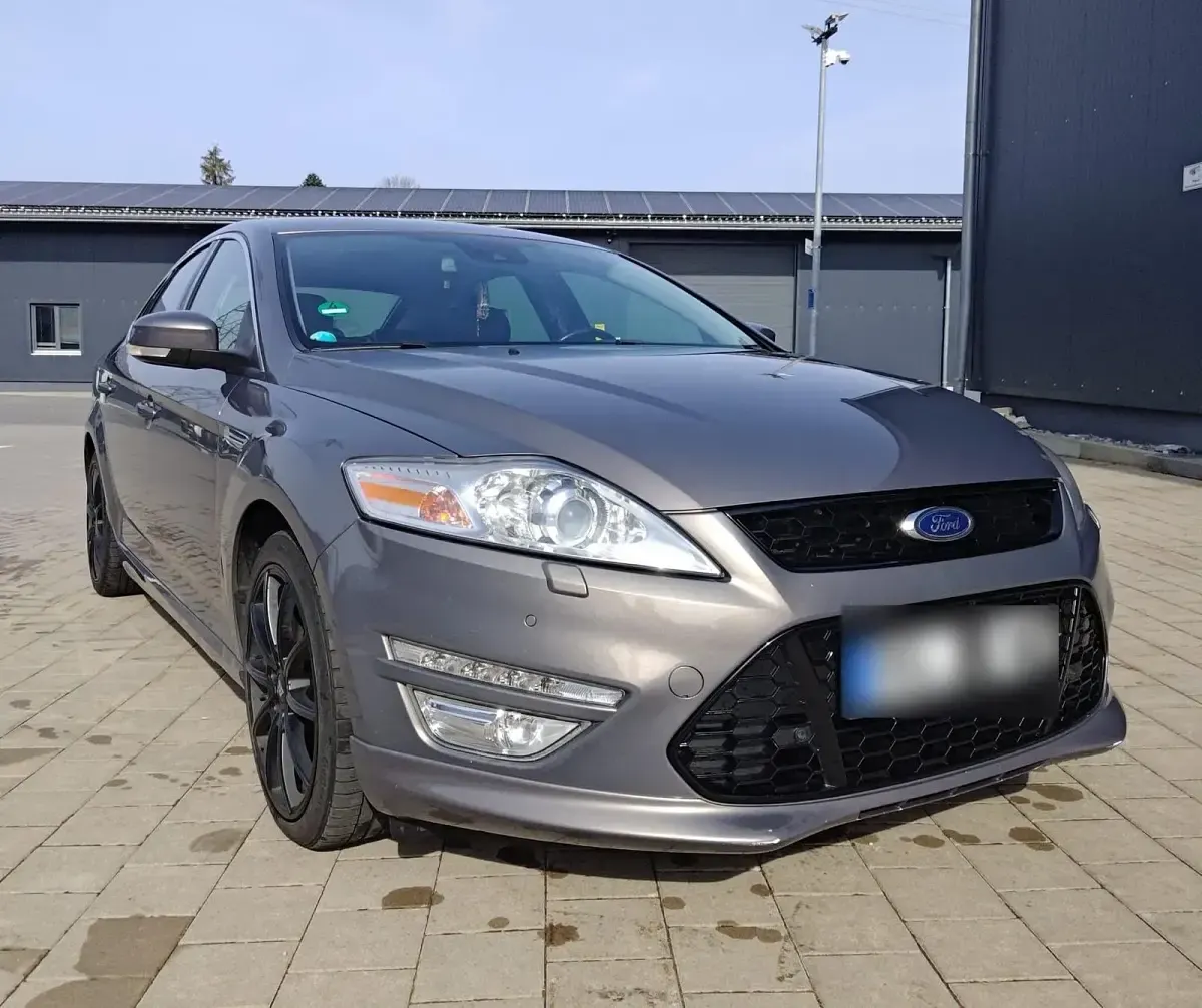 Gebraucht Ford Mondeo Titanium S 163 PS (119 kW) 2011 Braun Limousine
