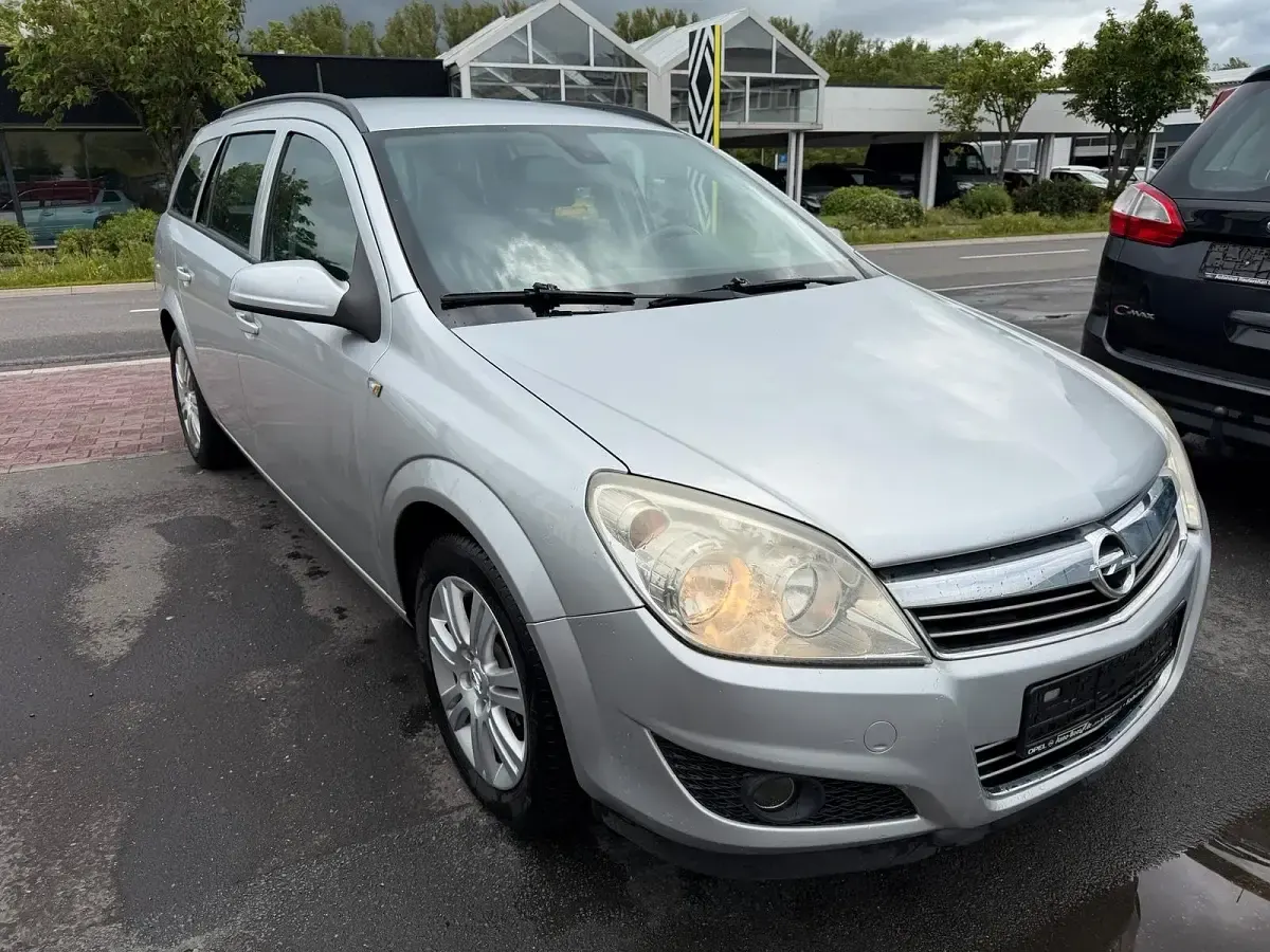 Gebraucht Opel Astra 115 PS (84 kW) 2009 Silber Kombi