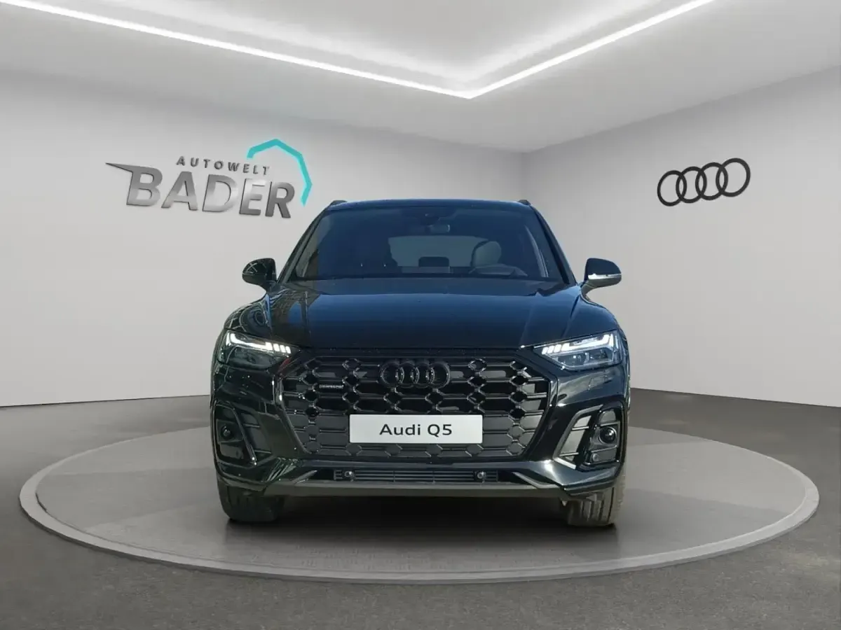 Gebraucht Audi Q5 S-Line 265 PS (194 kW) 2025 Mythosschwarz metallic SUV