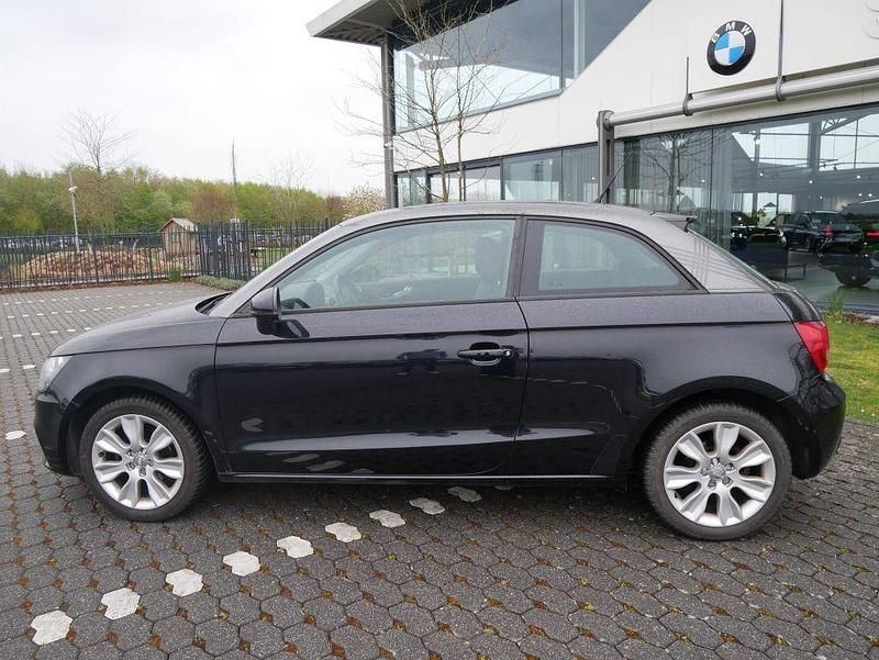 Second-hand Audi A1 Ambition 86 CP (63 kW) 2011 Negru Hatchback