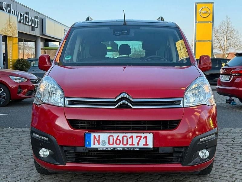 Gebraucht Citroën Berlingo Shine 99 PS (72 kW) 2017 Rot Van / Kleinbus