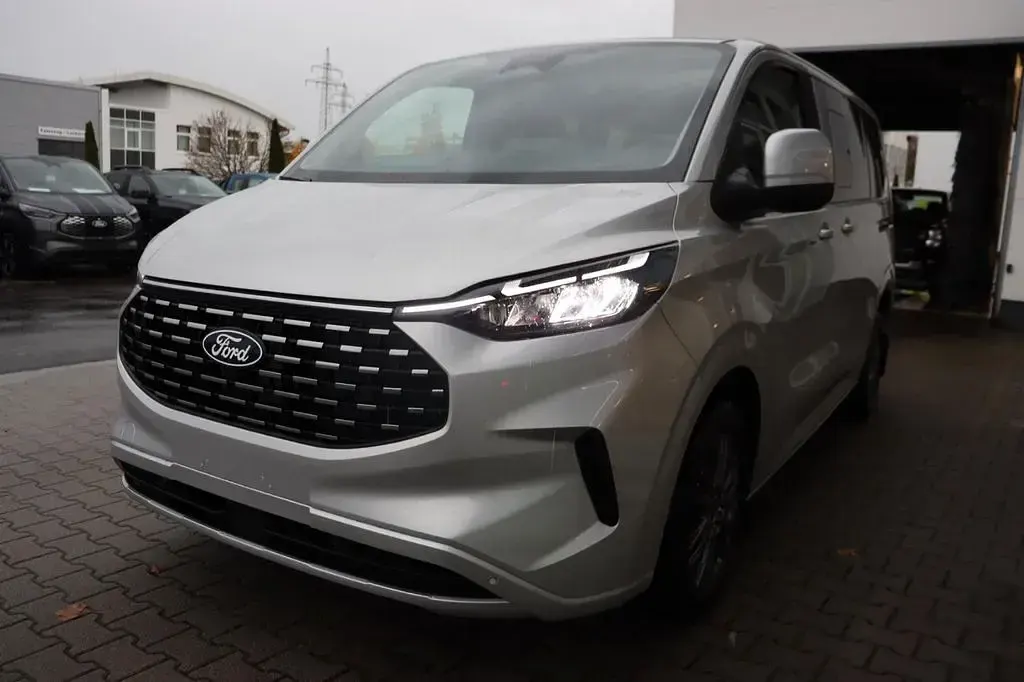 Neu Ford Tourneo Titanium 170 PS (125 kW) 2026 Moondust silver metallic Van / Kleinbus