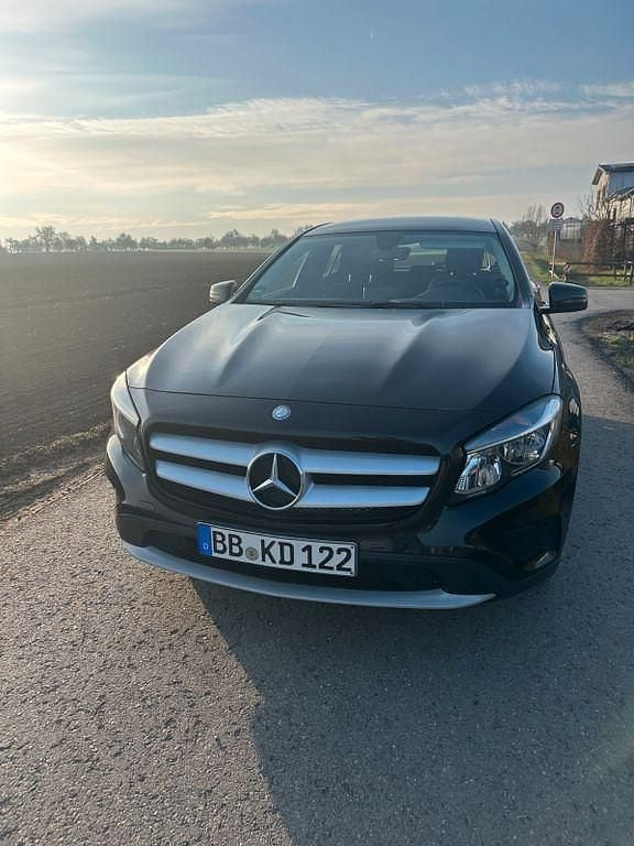 Gebraucht Mercedes GLA200 136 PS (100 kW) 2016 Schwarz SUV