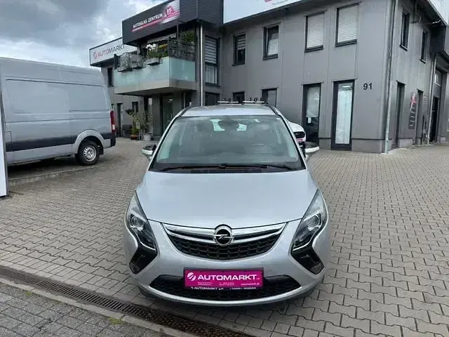 Używany Opel Zafira Tourer Edition 140 KM (102 kW) 2012 Minivan