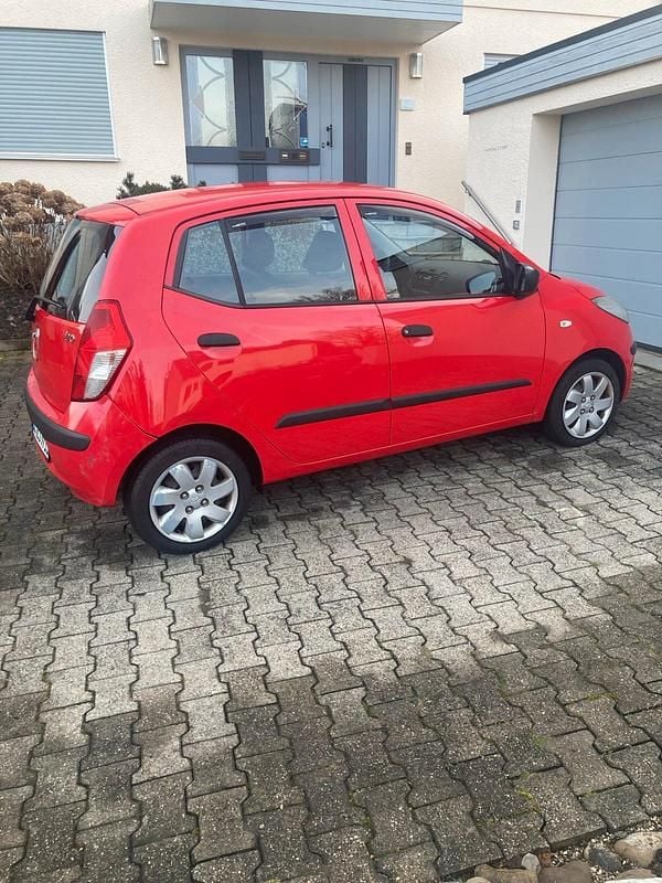Gebraucht Hyundai i10 67 PS (49 kW) 2008 Rot Kleinwagen