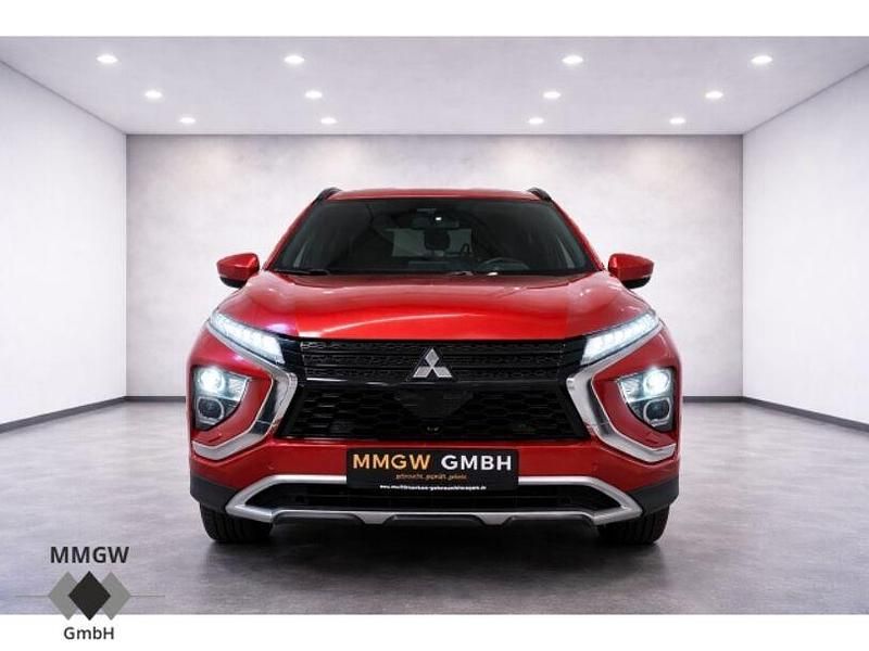 Gebraucht Mitsubishi Eclipse Cross Plus 188 PS (138 kW) 2022 Red diamond SUV