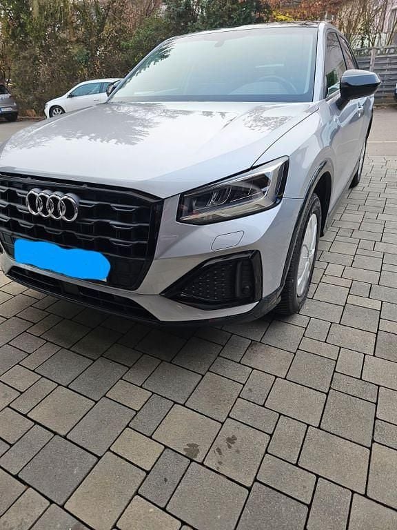 Silber Gebraucht 2021 Audi Q2 Advanced SUV | 20.000 € (Teuer) - Bild 1/4