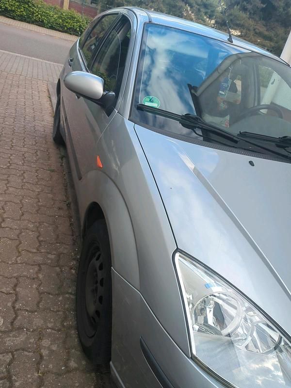 Silber Gebraucht 2003 Ford Focus Kleinwagen | 1.000 € (Fairer Preis) - Bild 1/4
