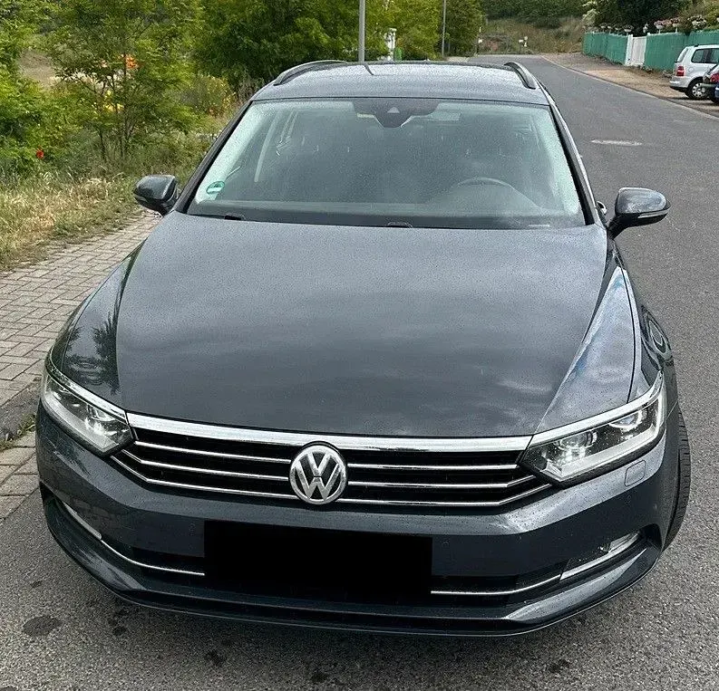 Gebraucht VW Passat Comfortline 150 PS (110 kW) 2016 Grau Kombi
