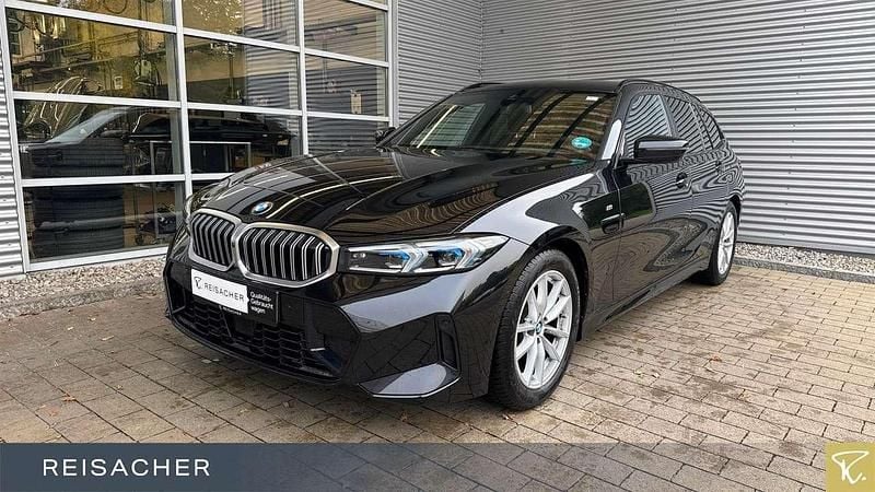 Saphirschwarz metallic Gebraucht 2025 BMW 320 Comfort Edition Kombi | 37.299 € (Guter Preis) - Bild 1/4