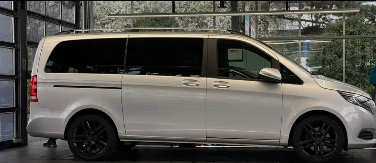 Gebraucht Mercedes V220 163 PS (119 kW) 2016 Silber Van / Kleinbus