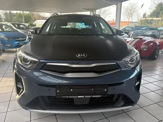 Gebraucht Kia Stonic Vision 101 PS (74 kW) 2020 (beu) denimblau met./schwarz (metallic) SUV