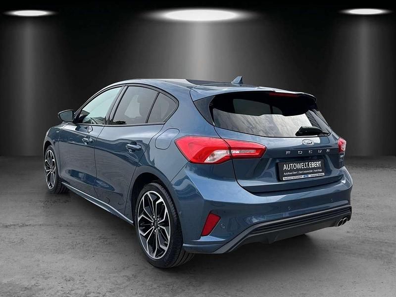 Używany Ford Focus ST-Line X 125 KM (91 kW) 2022 Niebieski Hatchback