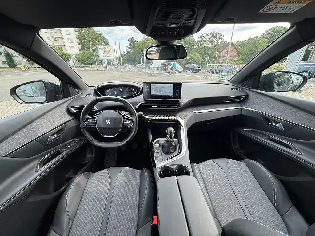 Gebraucht Peugeot 3008 Allure 131 PS (96 kW) 2023 Grau SUV