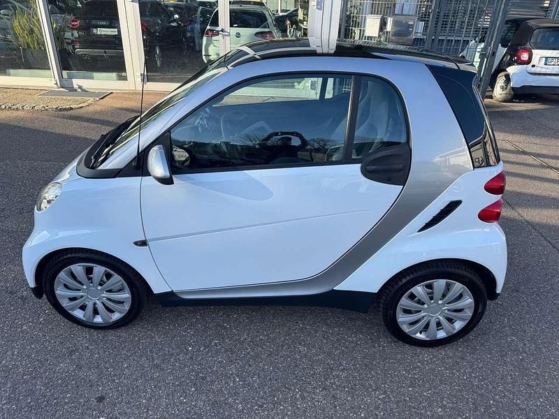 Gebraucht Smart ForTwo Coupé 61 PS (44 kW) 2011 Kristallweiß Coupé