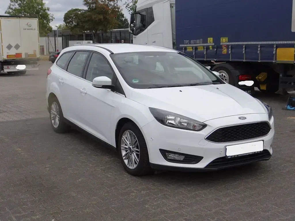 Gebraucht Ford Focus Cool & Connect 120 PS (88 kW) 2018 Weiß Limousine