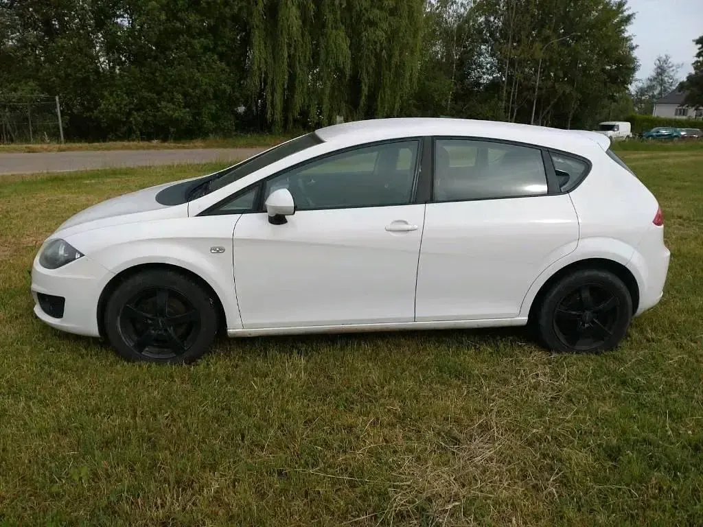 Gebraucht Seat Leon 105 PS (77 kW) 2011 Weiß Kleinwagen