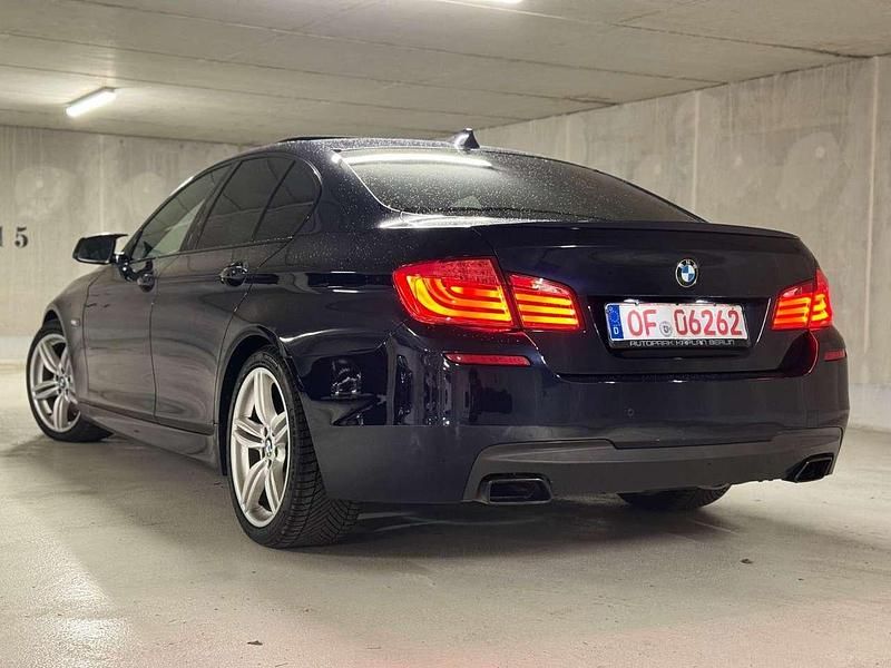 Gebraucht BMW 550 381 PS (280 kW) 2012 Imperialblau Limousine