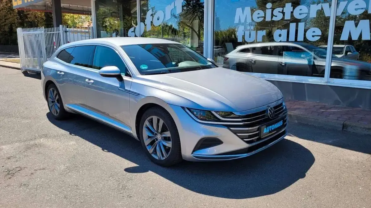 Gebraucht VW Arteon Elegance 150 PS (110 kW) 2023 Pyrit silber Kombi