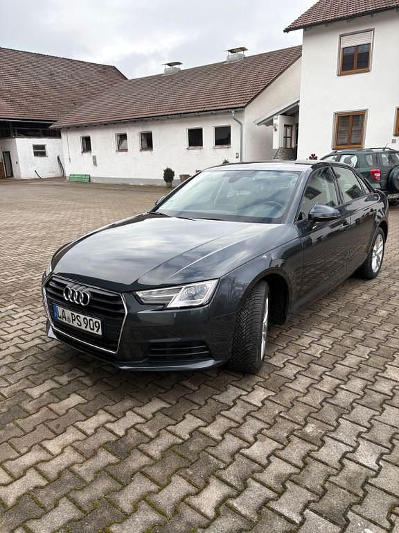 Gebraucht Audi A4 Ambiente 150 PS (110 kW) 2017 Grau Limousine