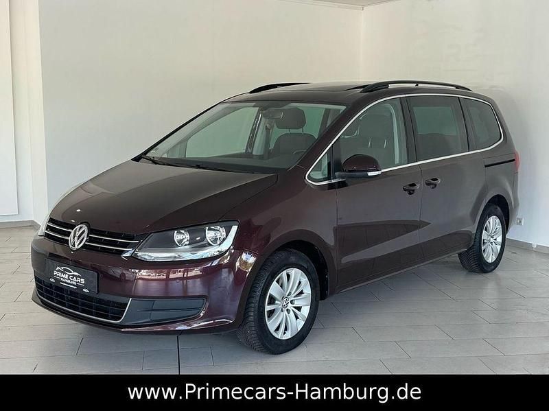 Rot Gebraucht 2016 VW Sharan Van / Kleinbus | 17.990 € (Fairer Preis) - Bild 1/4