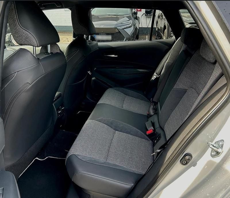 Gebraucht Toyota Corolla 162 PS (119 kW) 2025 Grau Kombi