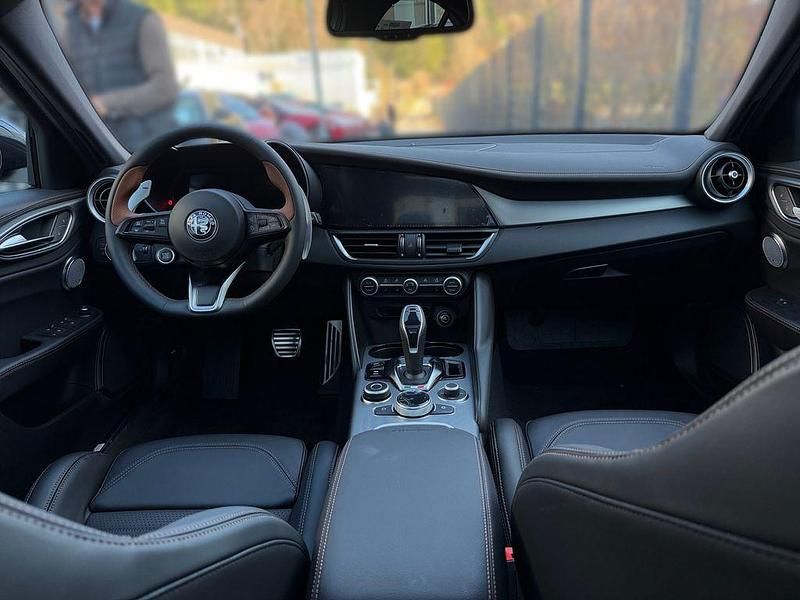 Neu Alfa Romeo Giulia 280 PS (205 kW) 2026 Nero vulcano Limousine