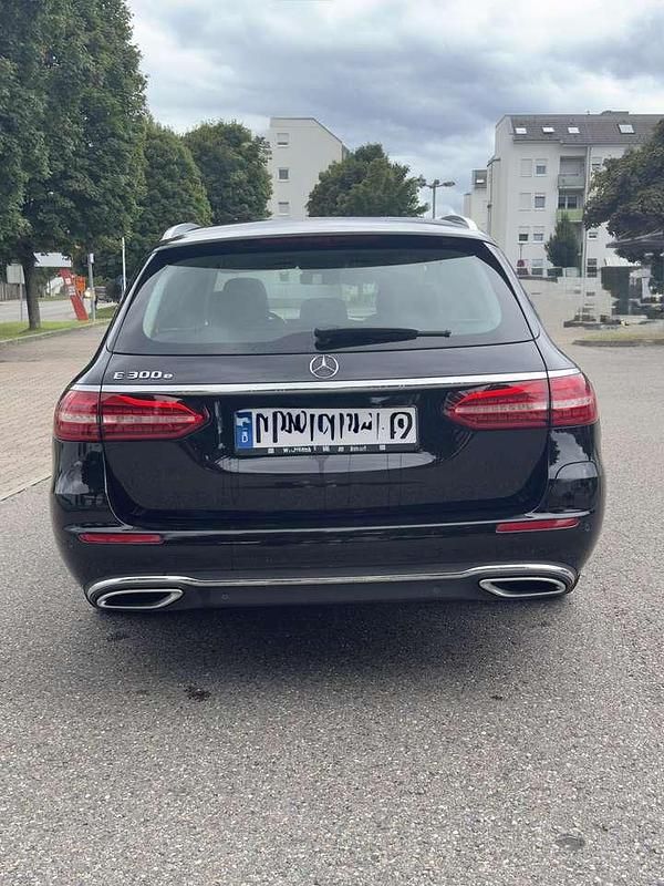 Gebraucht Mercedes E300 211 PS (155 kW) 2020 Schwarz Kombi