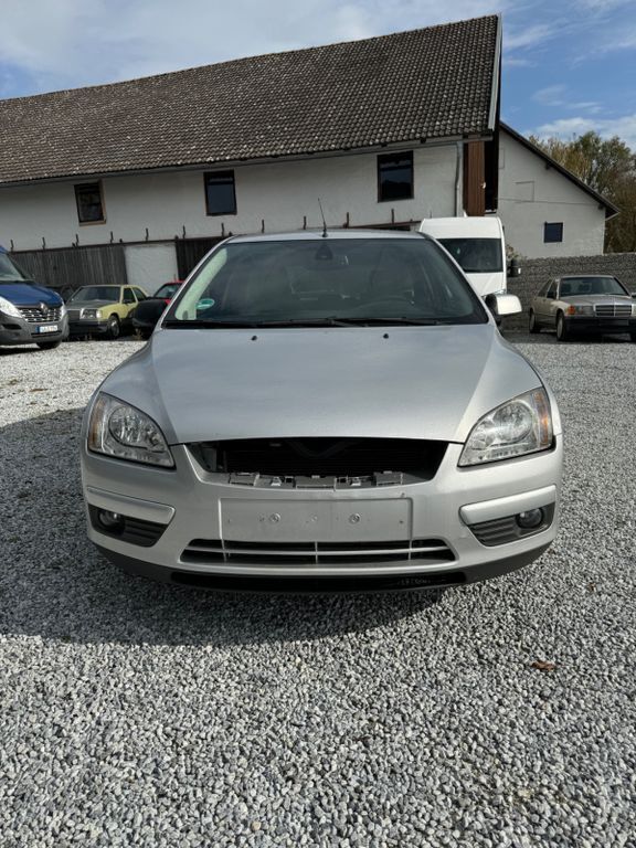 Gebraucht Ford Focus Style 109 PS (80 kW) 2007 Silber Limousine
