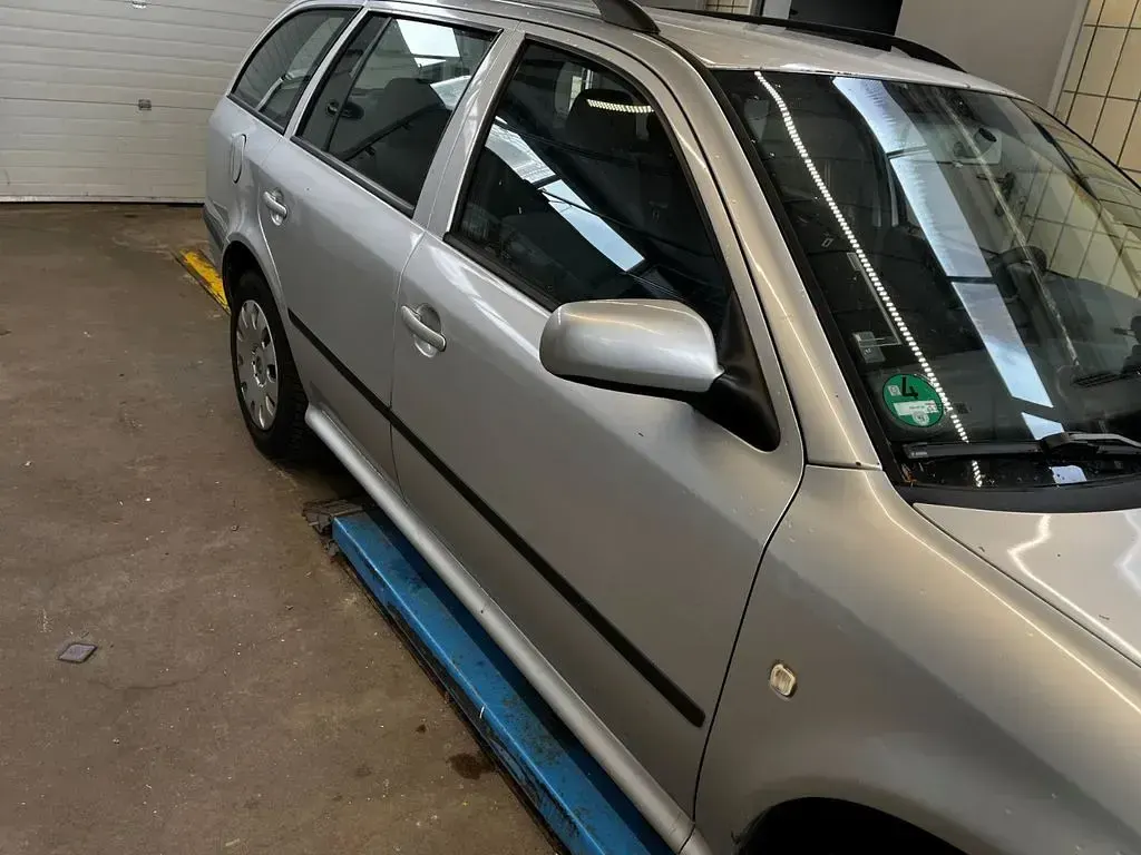 Gebraucht Skoda Octavia Tour 101 PS (74 kW) 2007 Silber Kombi