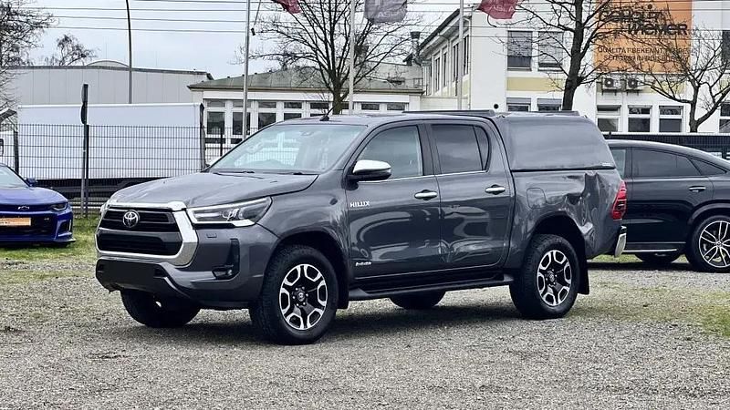 Grau grey metallic Gebraucht 2021 Toyota HiLux Abholung | 20.480 € - Bild 1/4