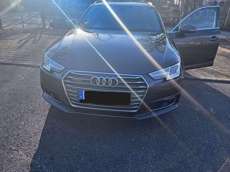 Braun Gebraucht 2016 Audi A4 Sport Kombi | 14.900 € (Etwas zu teuer) - Bild 1/4