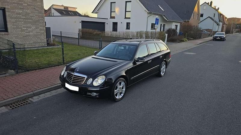 Gebraucht Mercedes E230 Avantgarde 204 PS (150 kW) 2008 Schwarz Kombi