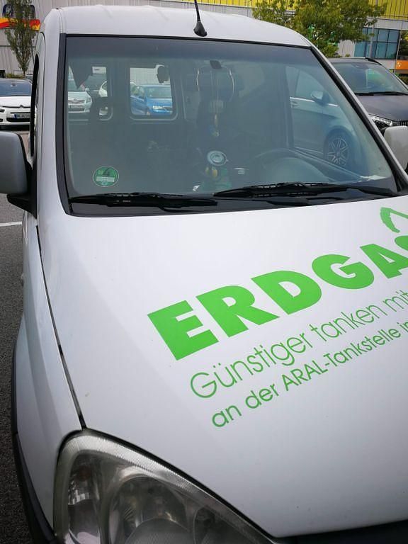 Second-hand Opel Combo 97 CP (71 kW) 2006 Alb Monovolum