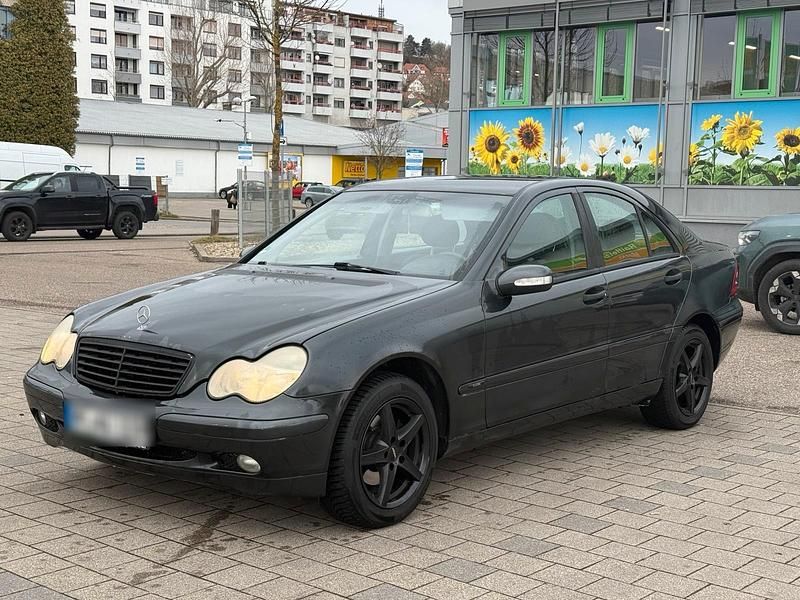 Schwarz Gebraucht 2002 Mercedes 200 Limousine | 1.450 € (Guter Preis) - Bild 1/4