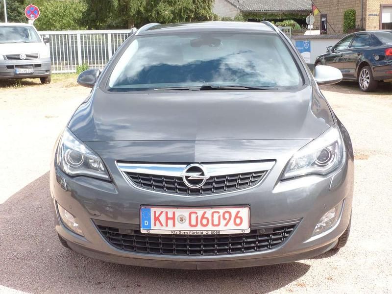 Gebraucht Opel Astra Edition 120 PS (88 kW) 2012 Karbongrau Kombi