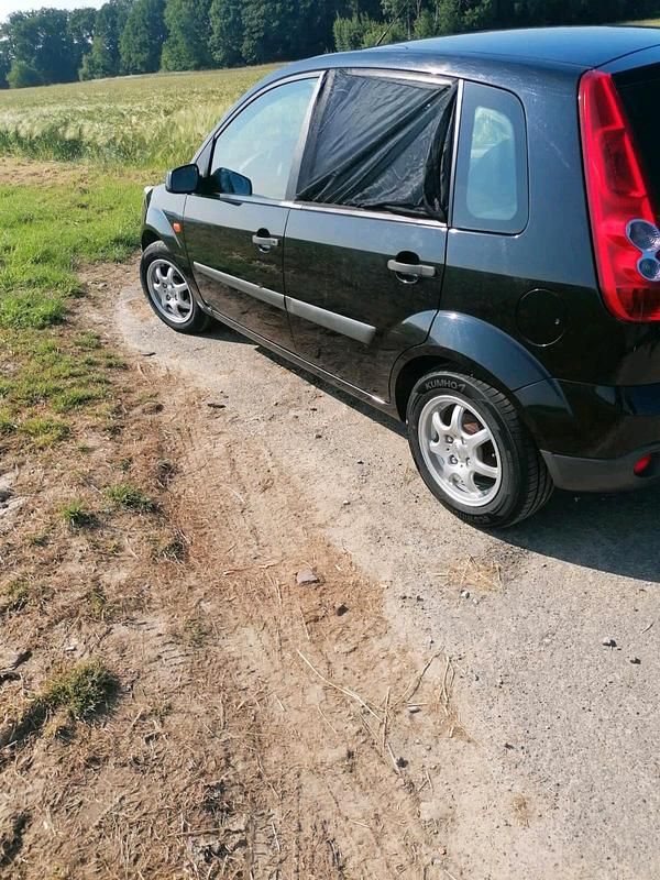 Schwarz Gebraucht 2006 Ford Fiesta Kleinwagen | 2.499 € (Teuer) - Bild 1/4
