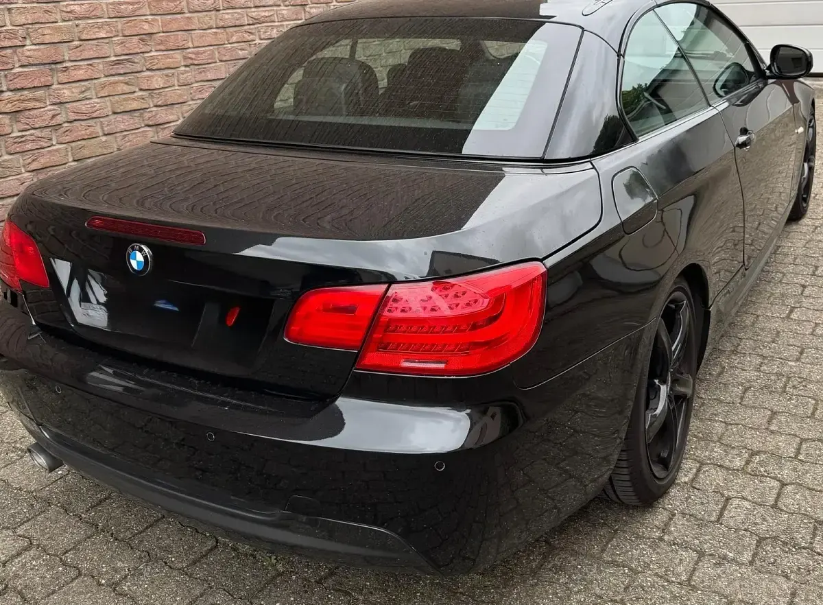 Gebraucht BMW 320 Cabriolet M Sport 184 PS (135 kW) 2012 Schwarz Cabrio