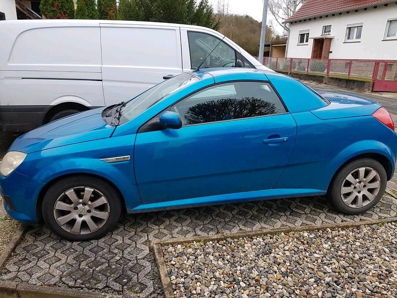 Blau Gebraucht 2004 Opel Tigra Cabrio | 1.100 € (Fairer Preis) - Bild 1/4