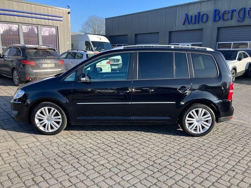Schwarz Gebraucht 2009 VW Touran Highline Van / Kleinbus | 3.690 € (Fairer Preis) - Bild 1/4