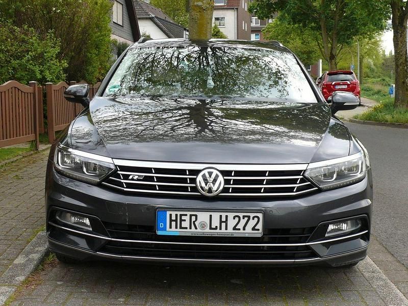 Gebraucht VW Passat R-line 190 PS (139 kW) 2017 Grau Kombi