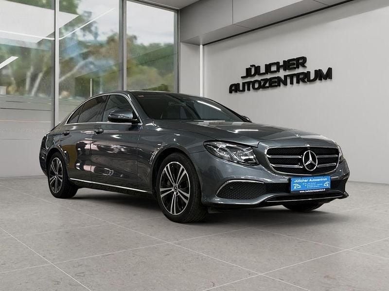 Grau Gebraucht 2019 Mercedes E450 Limousine | 35.490 € (Superpreis) - Bild 1/4